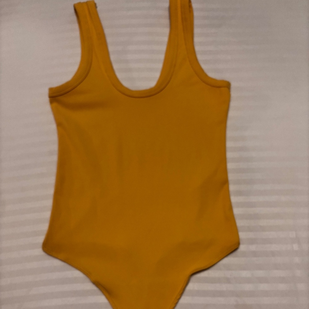 Abercrombie & Fitch women’s bodysuit sleeveless yellow small